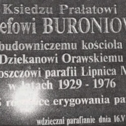 Tablica pamiątkowa Ks. Józefa Buronia w Lipnicy Małej